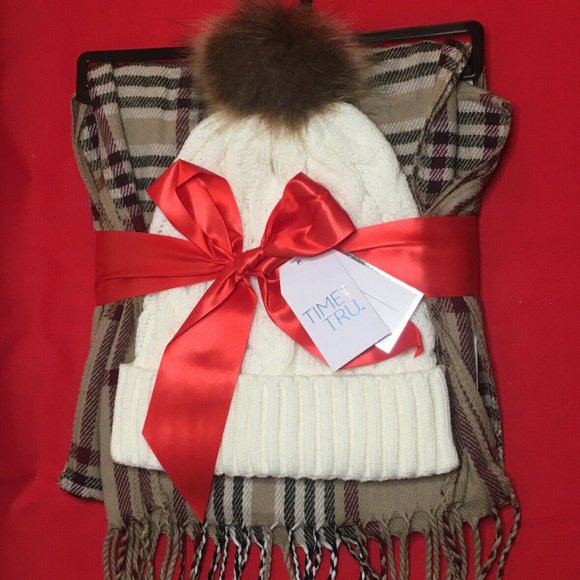 NEW Women's Fairisle Beanie and Scarf Set - Picture 3 of 4